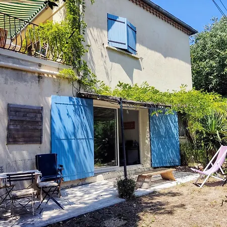 Two-bedroom Provencal Alojamento de Acomodação e Pequeno-almoço